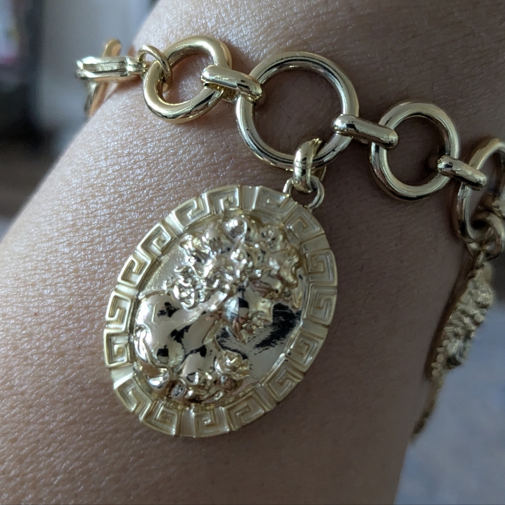 AMEDEO ๐ฅ Cameo Bracelet - Picture 7 of 15